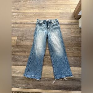 BUCKLE WIDE LEG JEANS